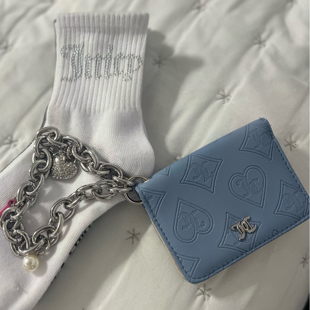 Juicy Couture Wallet w/ Key Fob chain(3socks+Mystery Bracelet)